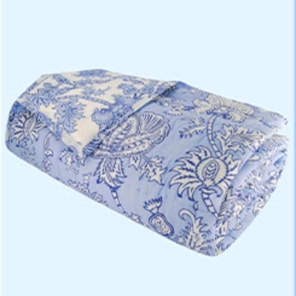 Roberta Roller Rabbit Amanda Quilt Blue Bell, King - Picture 1 of 5